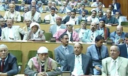 مشاركون في اللقاء التشاوري